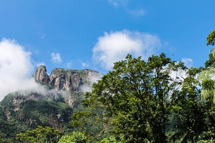 Passeio de trem Curitiba Morretes: trem pela estrada de ferro Paranaguá. Paisagens da Serra do Mar