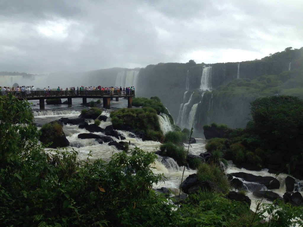 Visão da passarela na Garganta do Diabo, Cataratas do Iguaçu