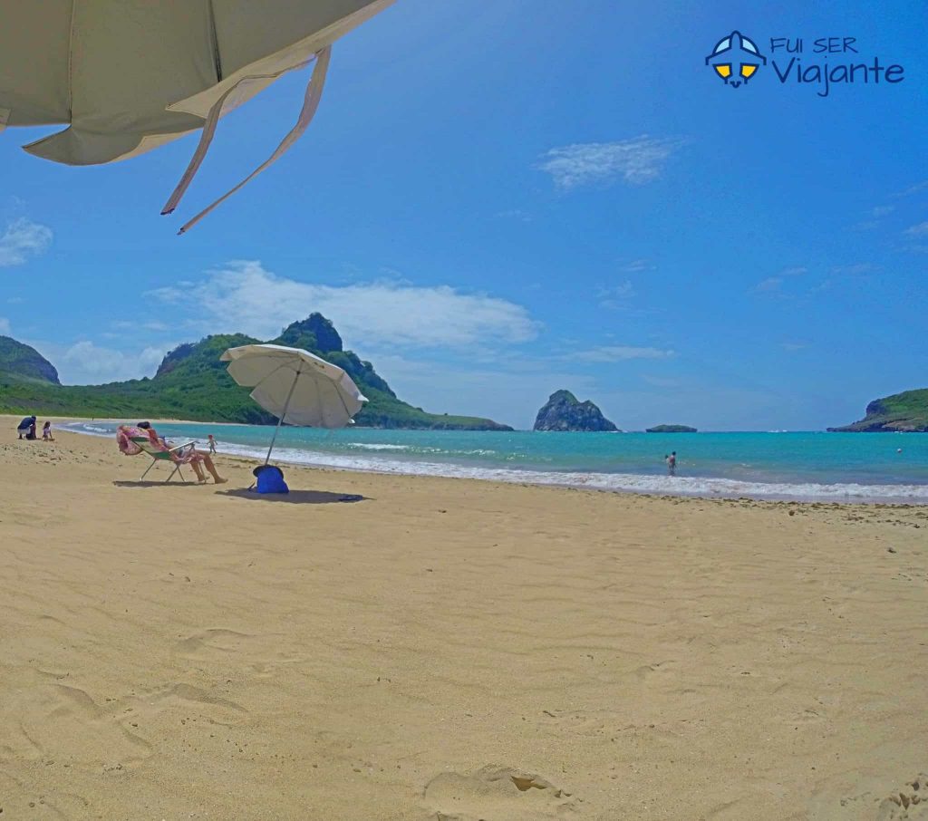 Praia do Sueste, em Fernando de Noronha