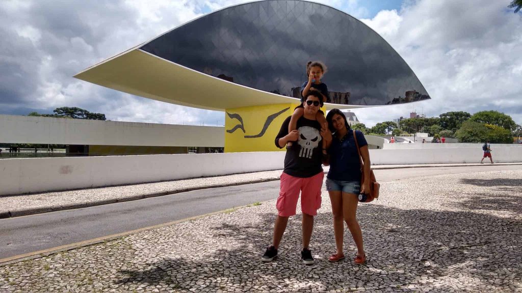 Museu oscar Niemeyer em Curitiba - museu do olho