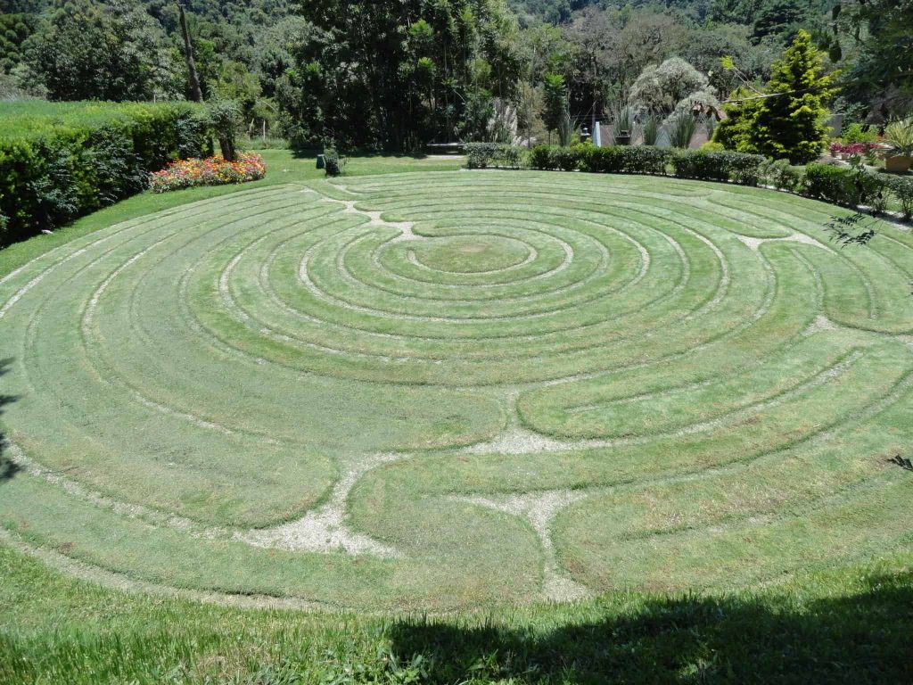 Labirinto de grama Amantikir. Foto: Fui Ser Viajante