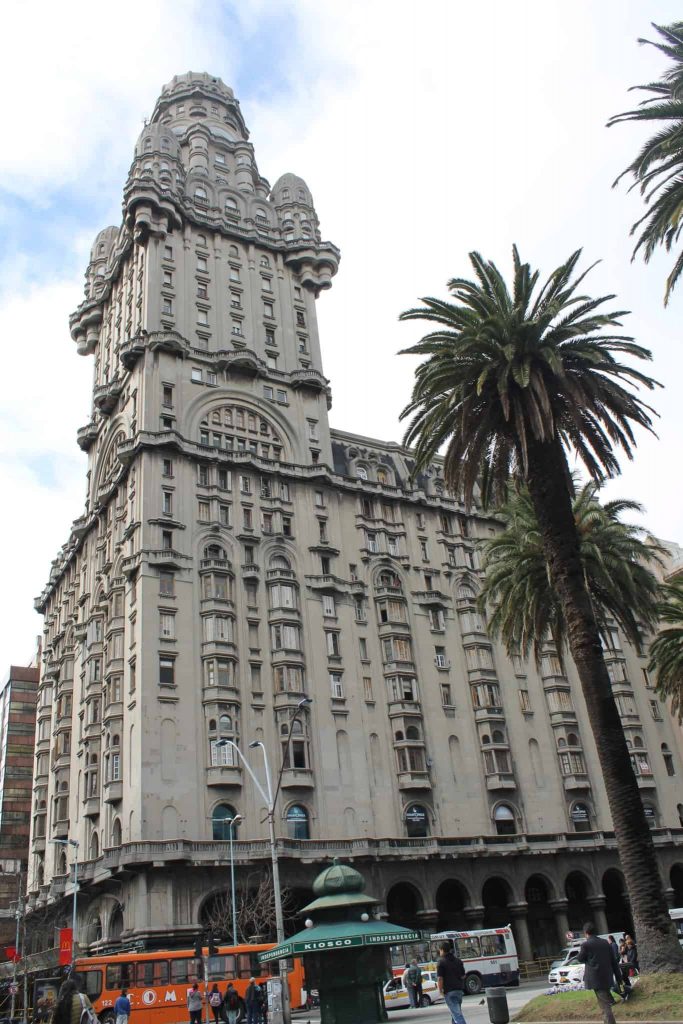 Palácio Salvo, O que fazer em Montevidéu