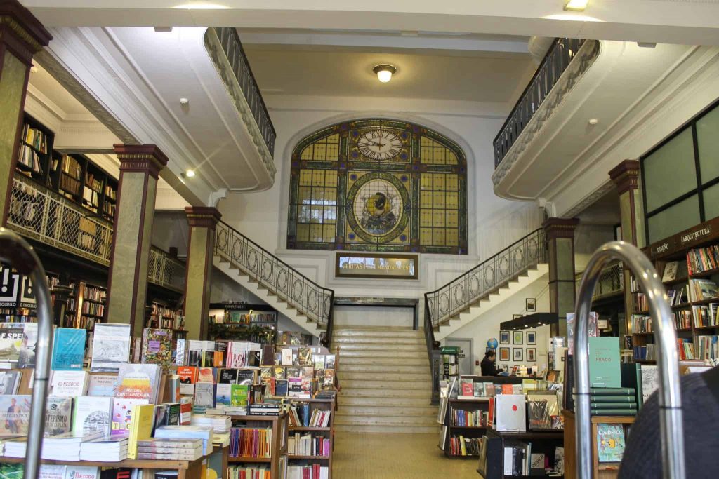 Livraria Más Puro Verso, O que fazer em Montevidéu