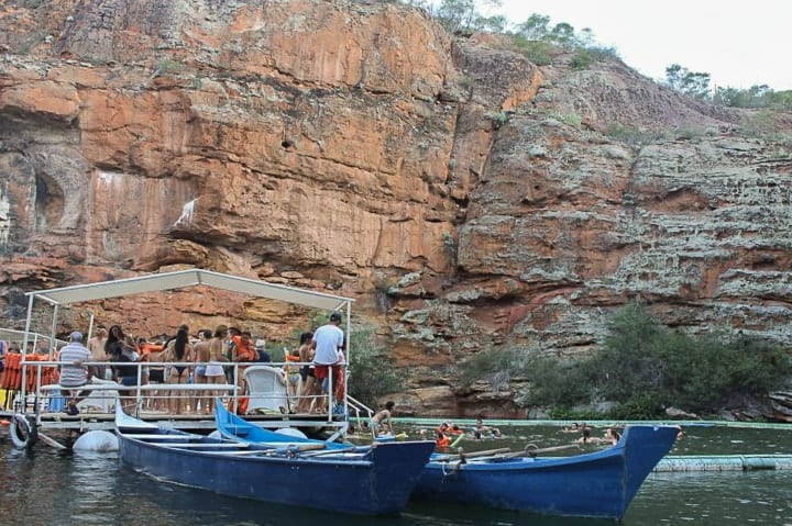 Restaurante Karranca's- Passeio de catamarã pelos cânions do Rio São Francisco, no Lago de Xingó - Canindé de São Francisco, Sergipe