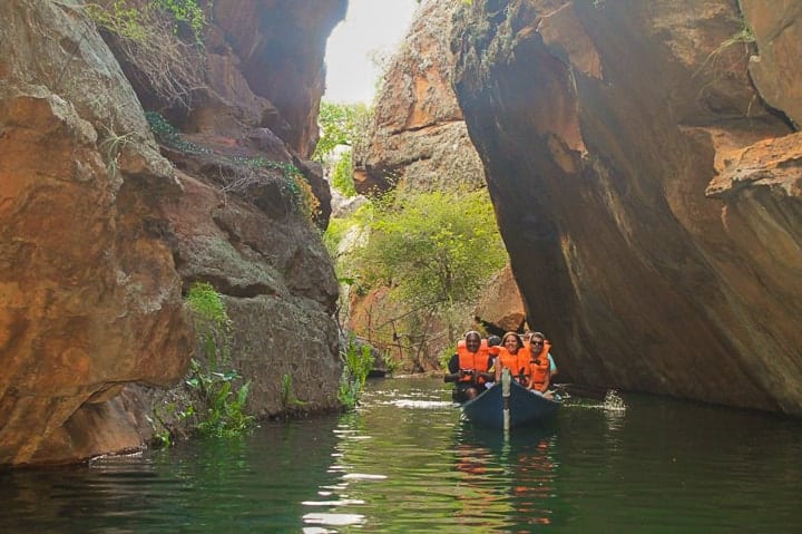 Gruta do Talhado - Restaurante Karranca's- Passeio de catamarã pelos cânions do Rio São Francisco, no Lago de Xingó - Canindé de São Francisco, Sergipe