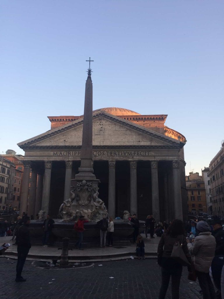 Panteão: Praças, fontes e obeliscos de Roma