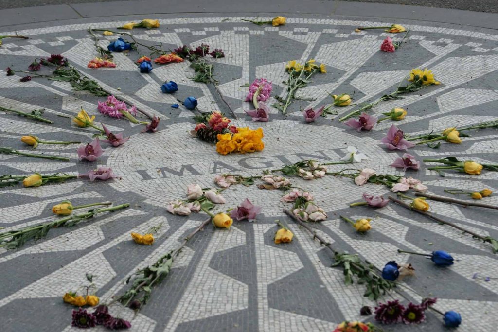 Strawberry Field Memorial, Nova York. Foto: Reprodução.