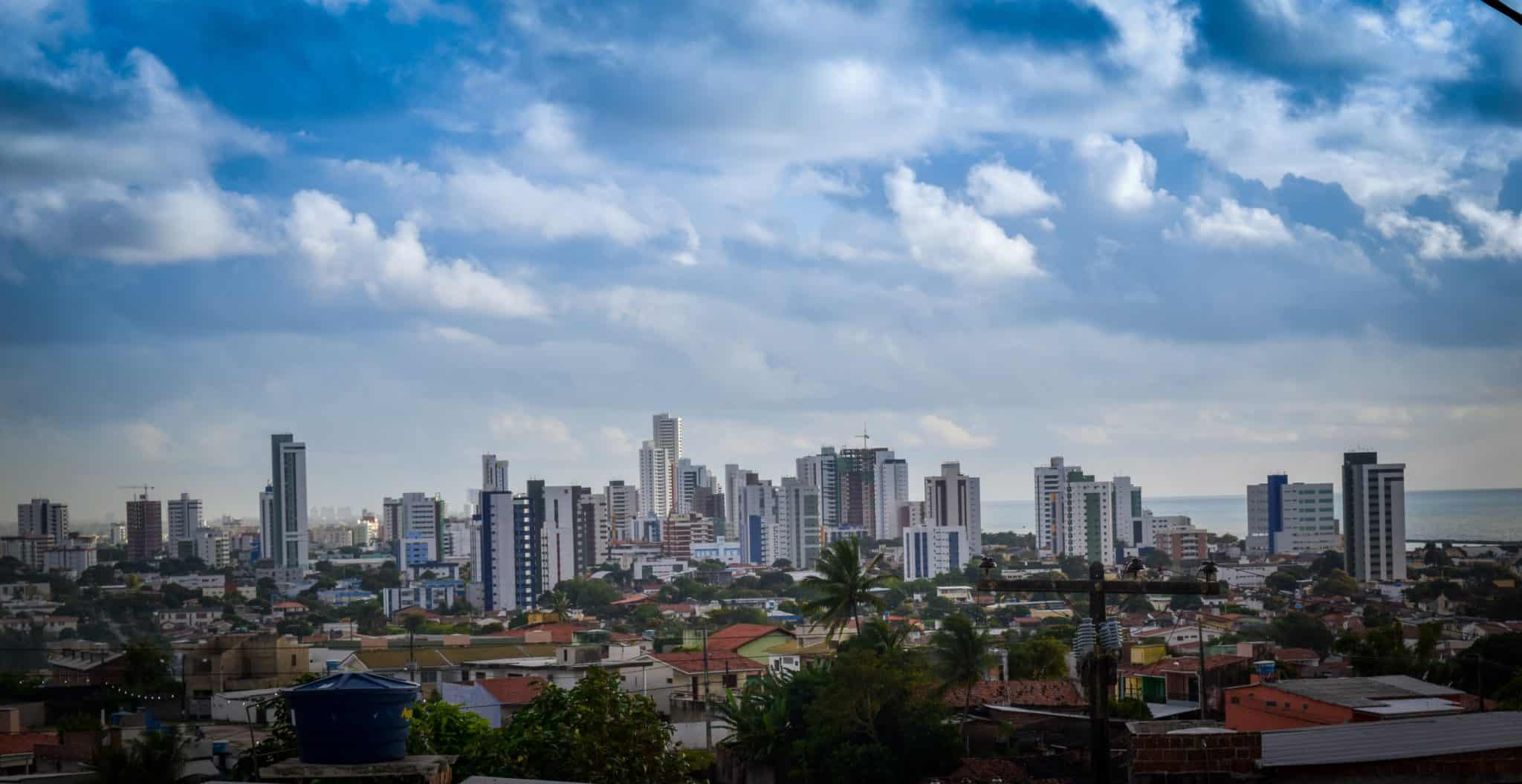 O que fazer em Recife e Olinda. Vista de Olinda e Recife. Foto: André Canavelo | Flickr