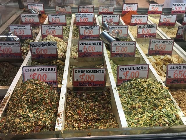 Temperos no mercado central de Belo Horizonte
