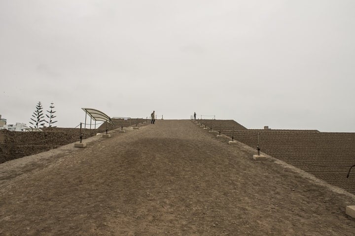 Huana Huallamarca, Lima (visita a Huaca Pucllana, Huaca Huallamarca e Bosque El Olivar)