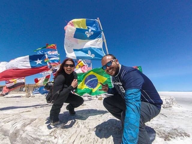 Primeiro dia no Salar de Uyuni - monumento às bandeiras