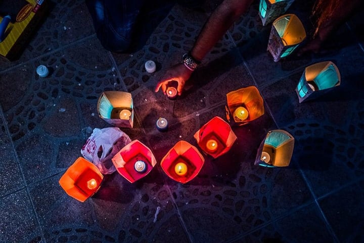 Tradições de Natal. Dia de las Velitas, Colômbia. Foto: Instagram @jdimbachi