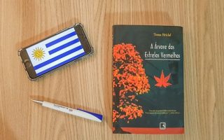A Árvore das Estrelas Vermelhas, Tessa Bridal. Um livro para o Uruguai no Legendi Mundi