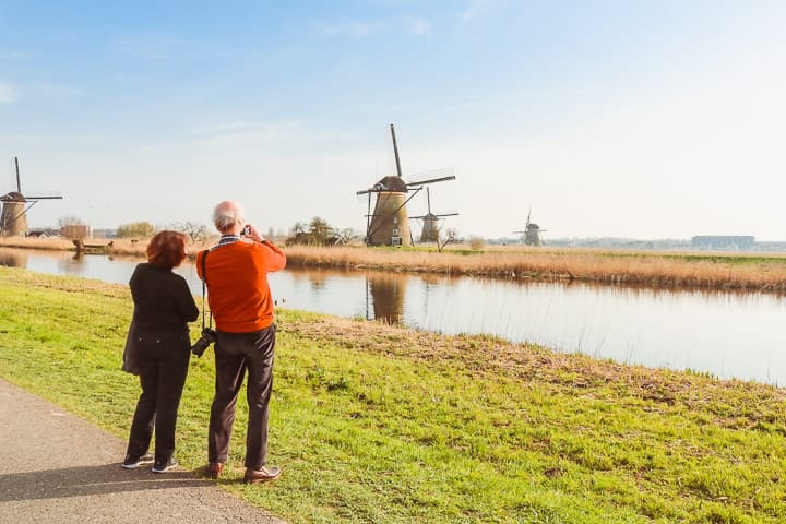 Como visitar Kinderdijk, o parque de moinhos da Holanda