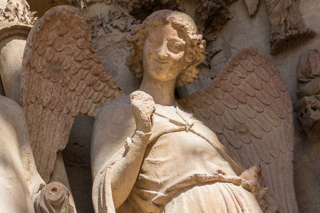 O que fazer em Reims, na região de Champagne-Ardenne - Catedral de Notre Dame de Reims, o anjo sorridente de Reims