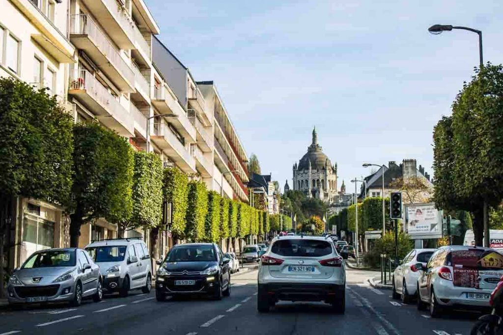 Visita à Basílica de Santa Teresinha do Menino Jesus em Lisieux, na França