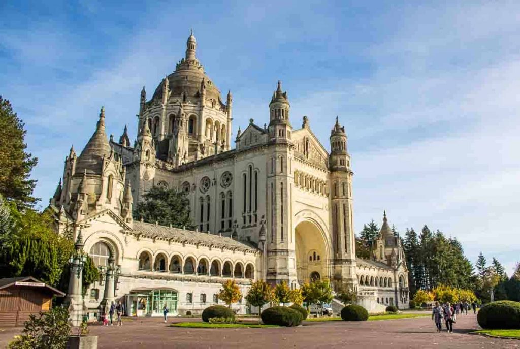 Basílica de St Teresinha em Lisieux na França