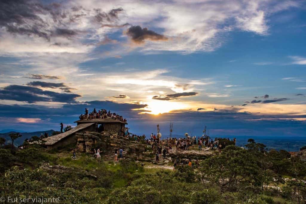 Dicas de São Thomé das Letras em Minas Gerais - Por do sol na pirâmide em São Thomé das Letras