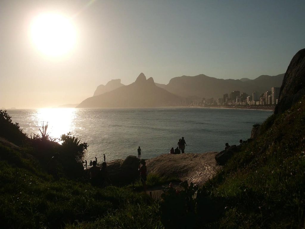 Pedra e praia do Arpoador - praias do Rio de Janeiro