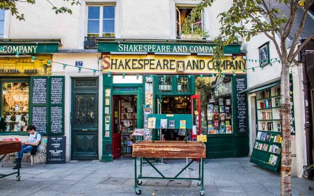 Livraria Shakeaspeare and Company - Paris
