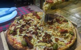 Onde comer em São Thomé das Letras, Minas Gerais - pizza na pedra