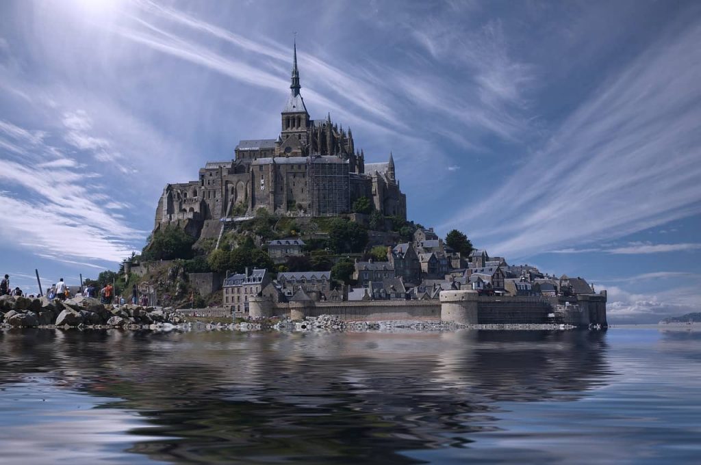 Mont Saint-Michel, Bate e volta saindo de Paris