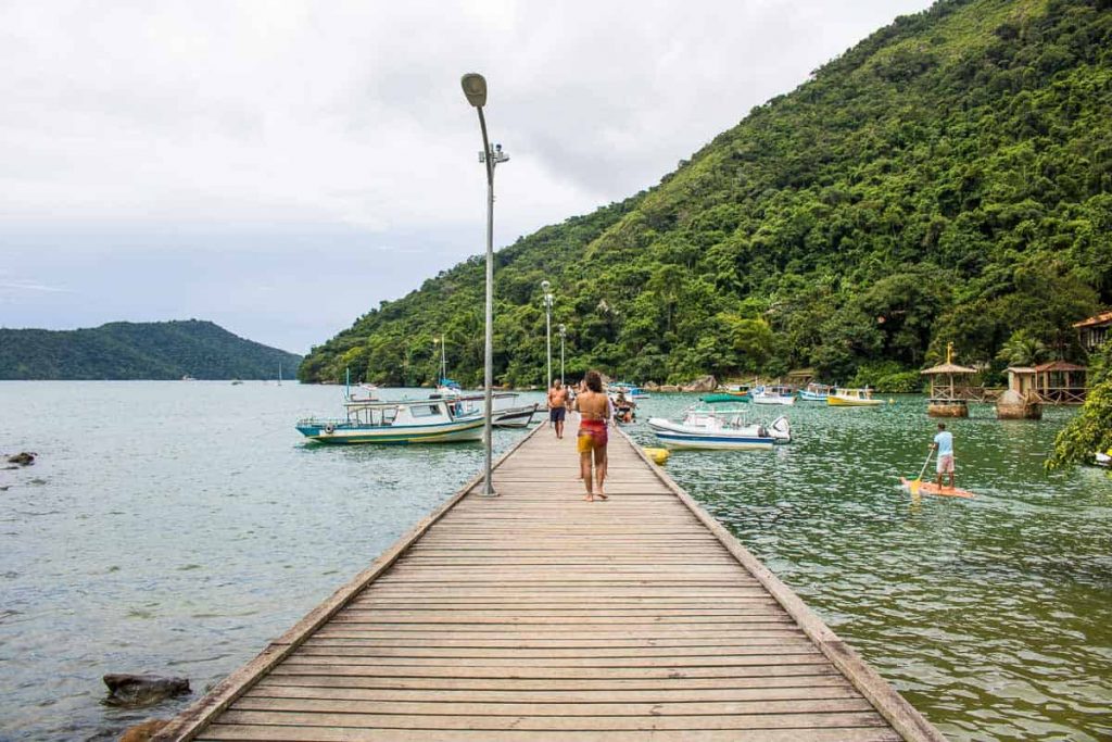 Praia de Paraty-mirim em Paraty