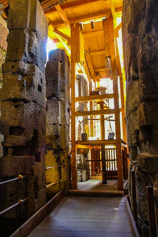 Antigo elevador dos subterrâneos do Coliseu -  Tour guiado no Coliseu: visita ao subterrâneo e terraços do Coliseu