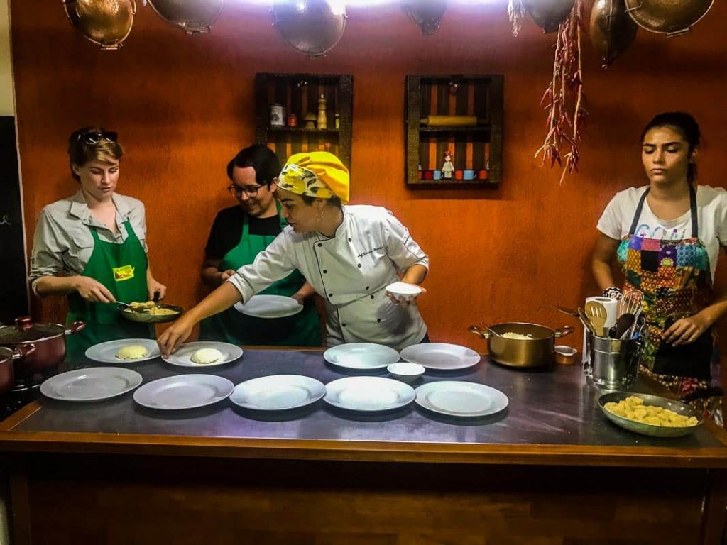 Cook in Rio: aula de culinaria da chef Simone