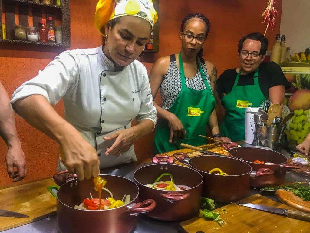 Cook in Rio: aula de culinaria da chef Simone
