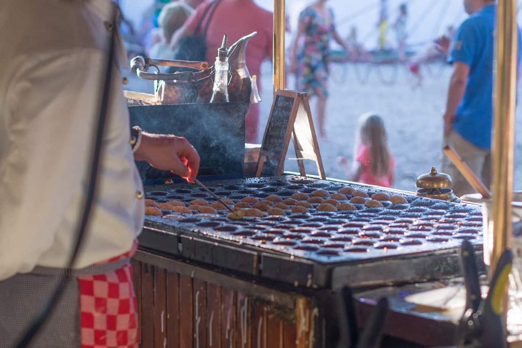 Poffertjes - Comida holandesa - pratos típicos da Holanda e onde comer