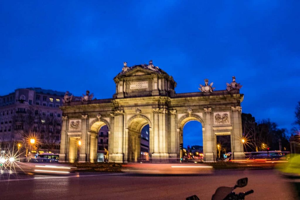 Puerta de Alcalá - o que fazer em Madrid