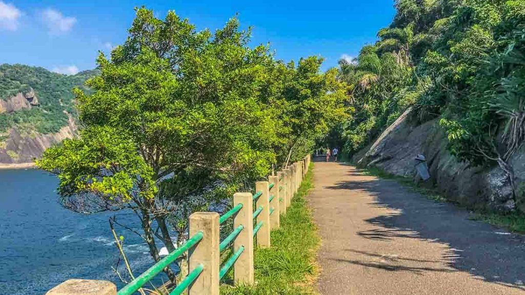 Rio de Janeiro: como é a trilha do Morro da Urca