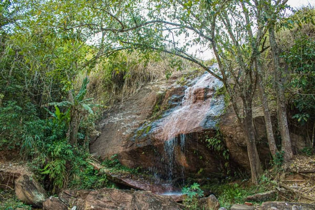 Cachoeira Chuveirinho em Rio das Flores