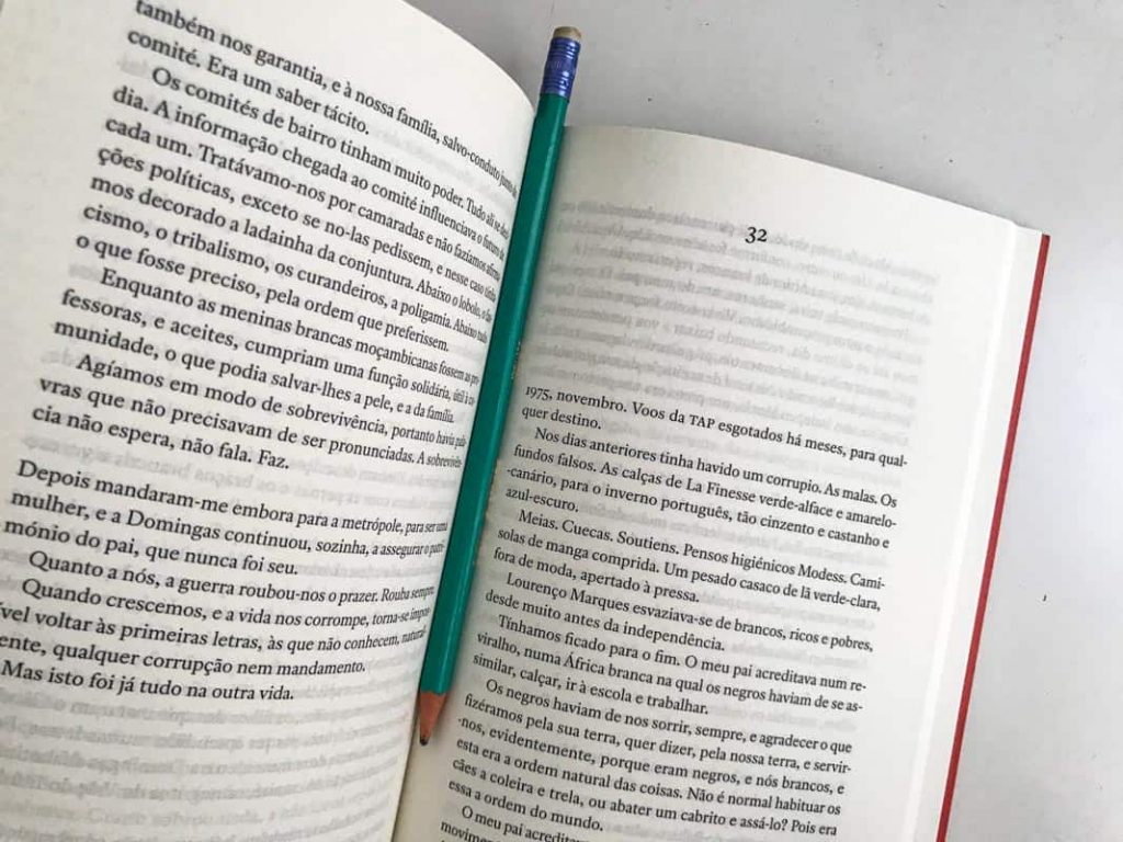 resenha Caderno de Memórias Coloniais