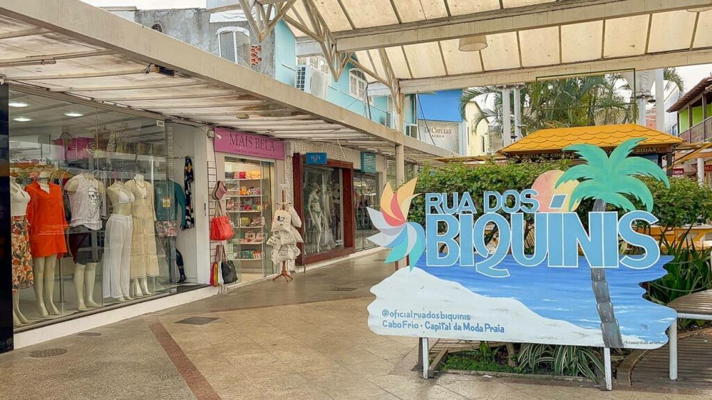 Rua dos Biquinis em Cabo Frio