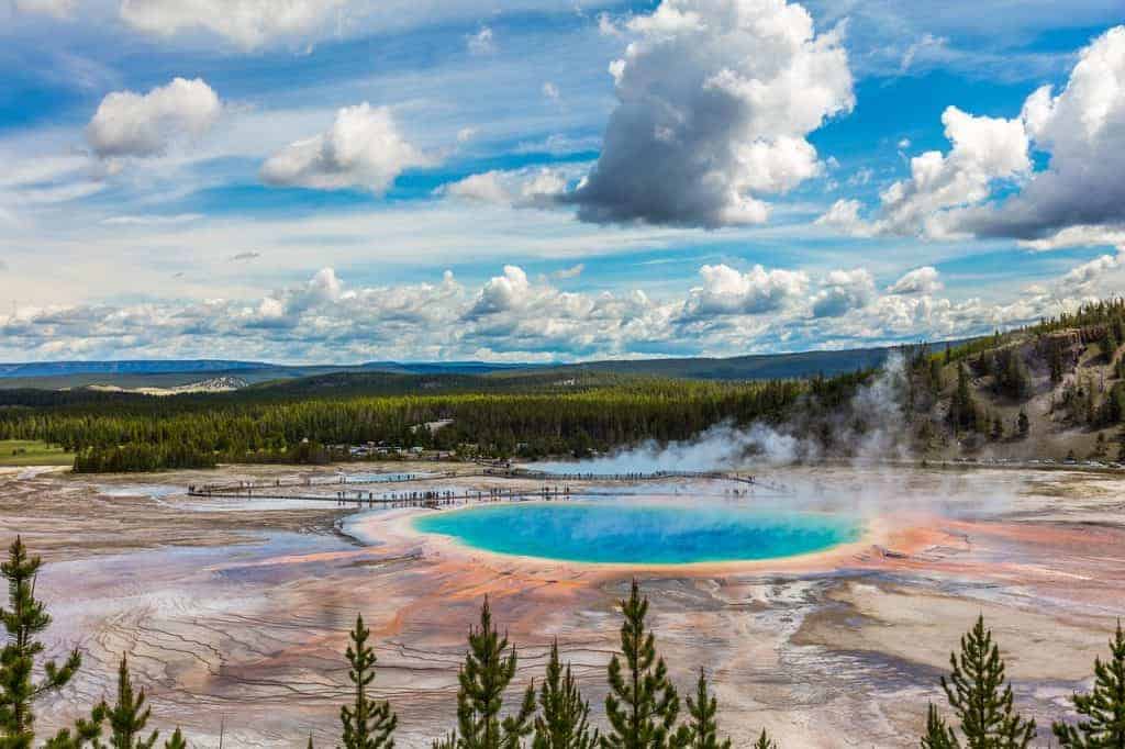 Parque Nacional Yellowstone - ponto turístico dos EUA