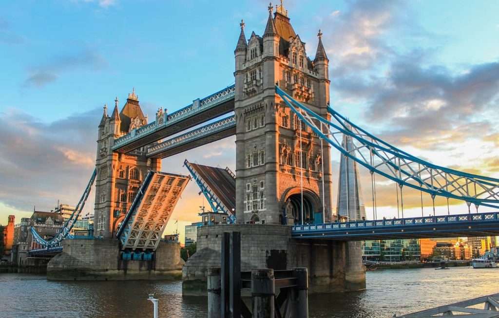 Tower Bridge em Londres