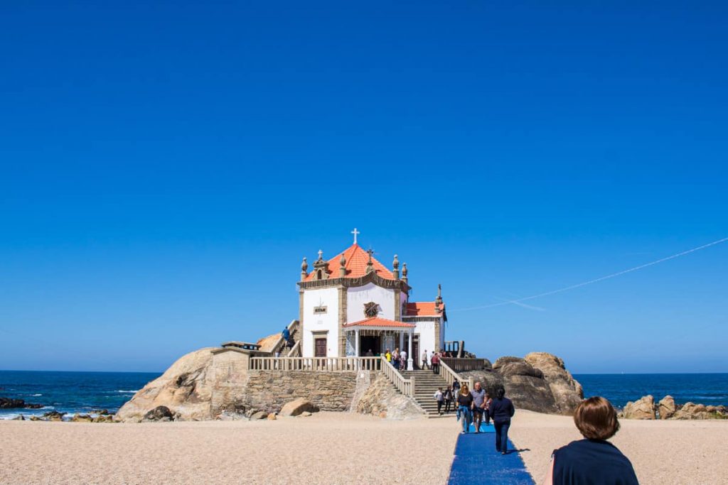 Igreja de Nosso Senhor da Pedra, Portugal