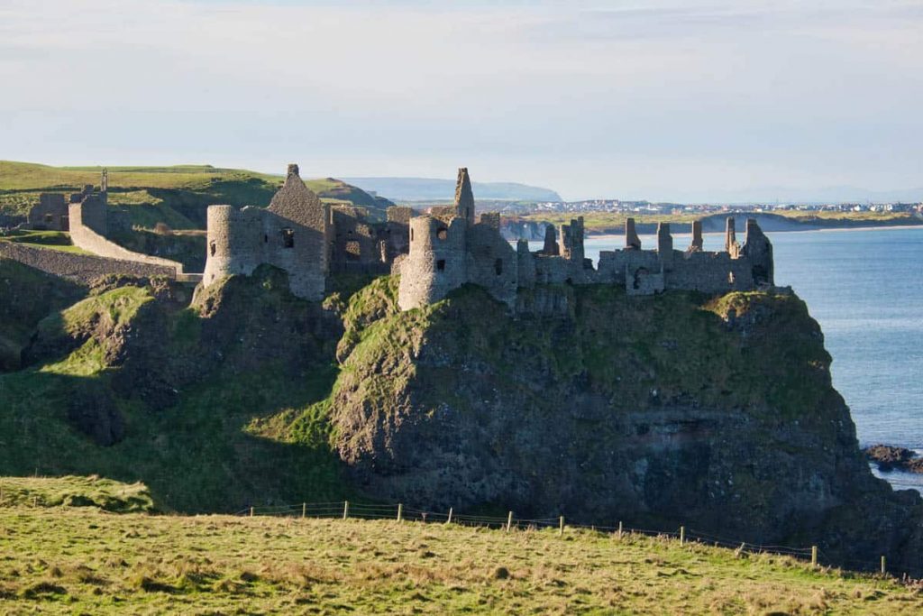 Dunluce Castle - Cenários de Game of Thrones