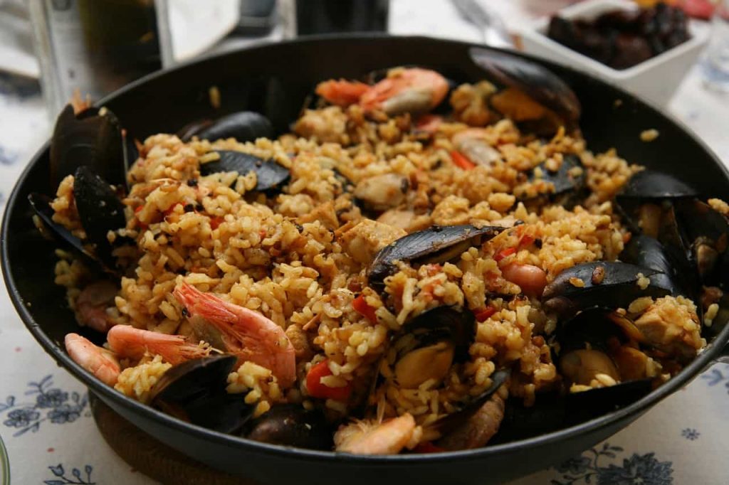 Paella, prato típico da Espanha