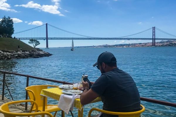 Restaurante Ponto Final - Almada - Portugal. Roteiro de Lisboa a Porto de carro