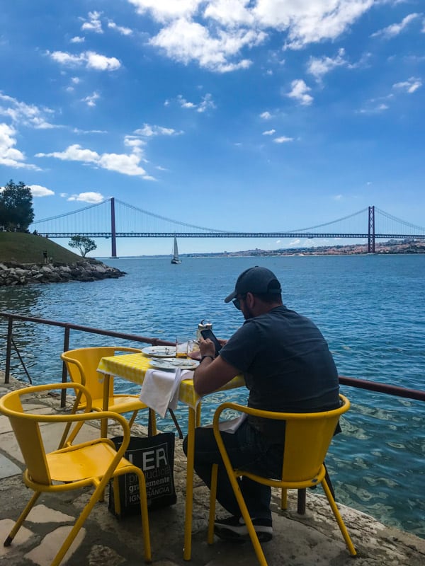 Restaurante Ponto Final - Almada - Portugal. Roteiro de Lisboa a Porto de carro