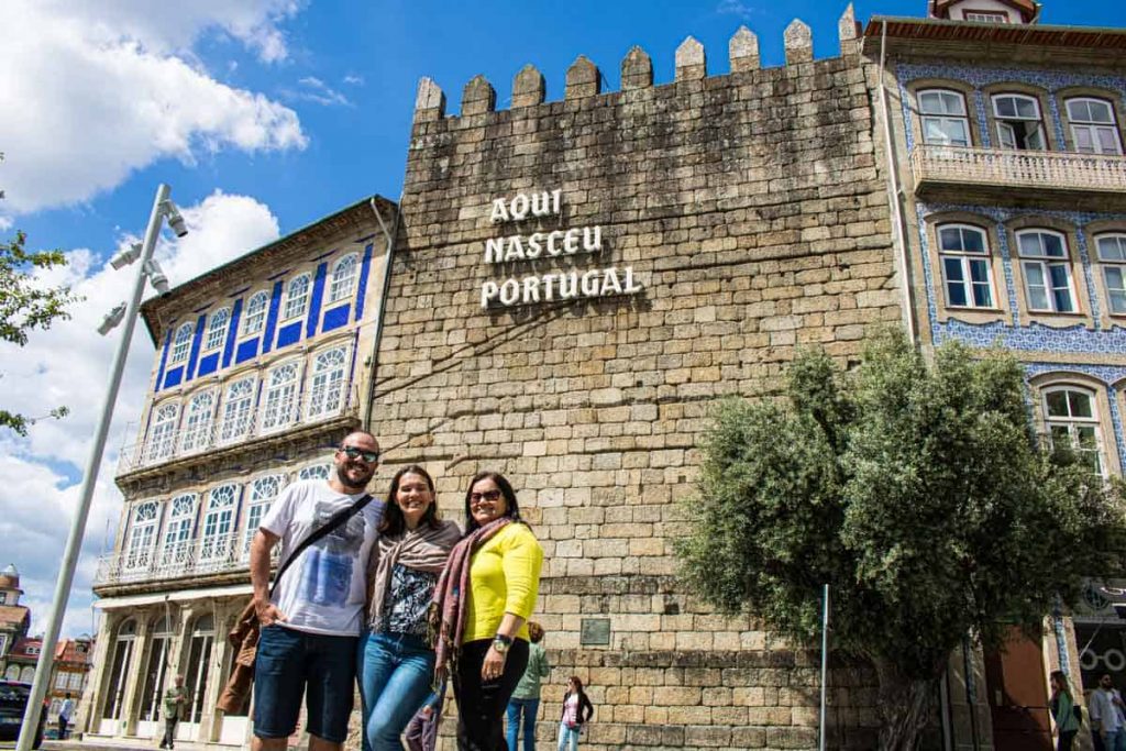 Aqui Nasceu Portugal -muralha de Guimarães