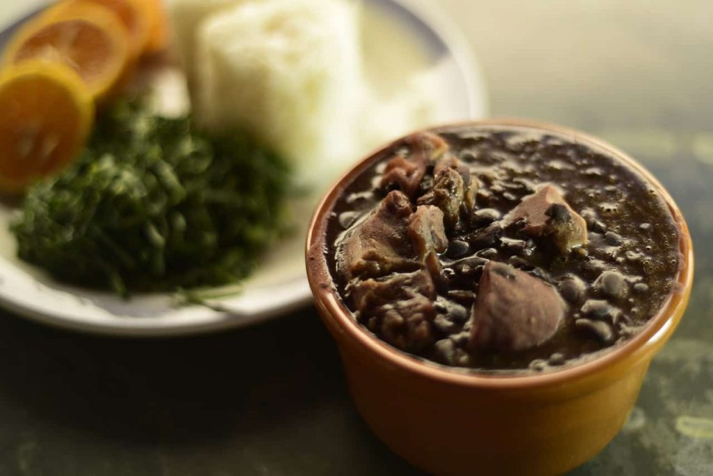 Feijoada, prato da culinária afro-brasileira