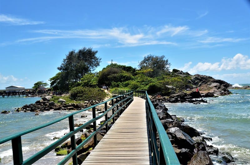 Trapiche Praia da Armação - praias de Florianópolis