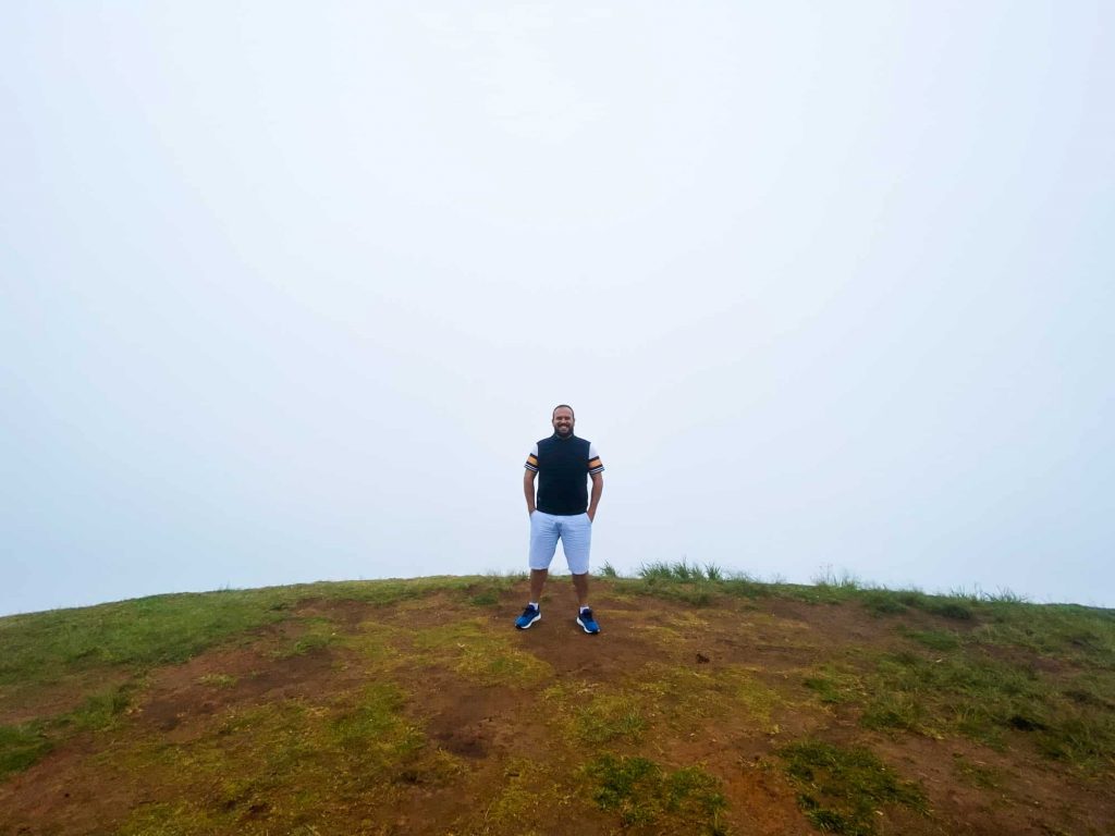 Pico Agudo com neblina, Santo Antônio do Pinhal