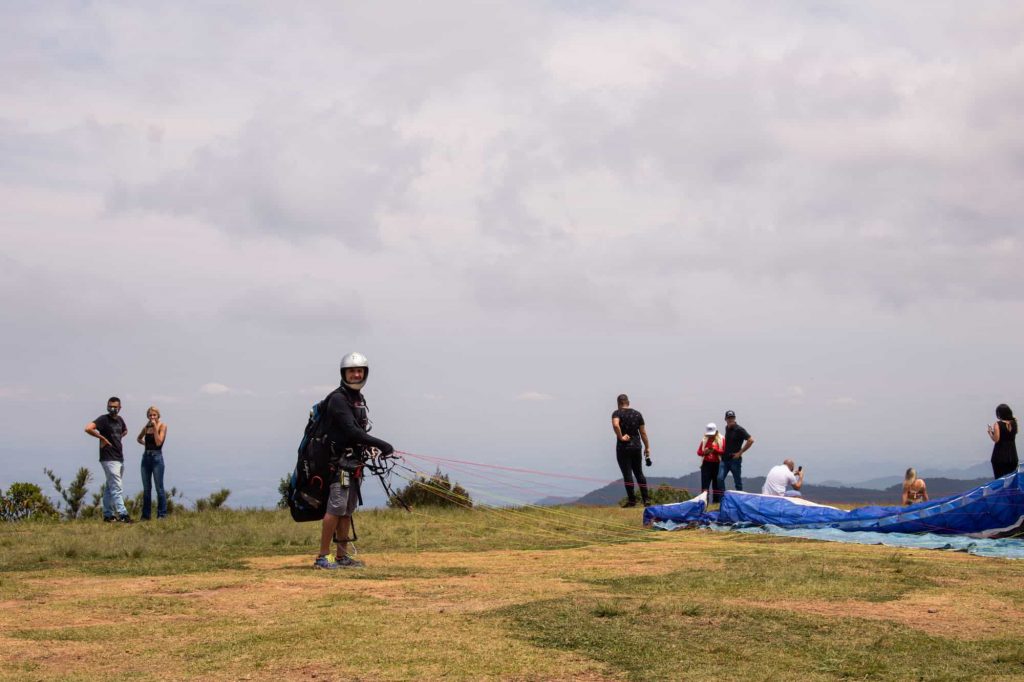 Salto de parapente no Pico Agudo