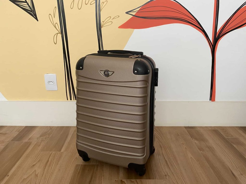 Viagem com mala de mão - como viajar com mala planejada