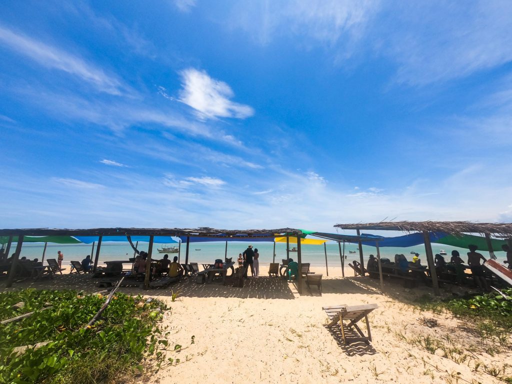 Barracas de praia na Ponta do Corumbau